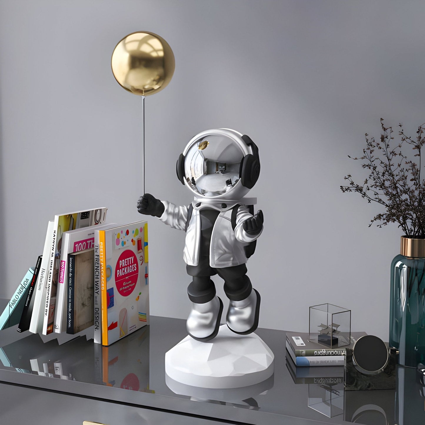 Petite Sculpture de Ballon Astronaute en Argent Lunaire - 55cm