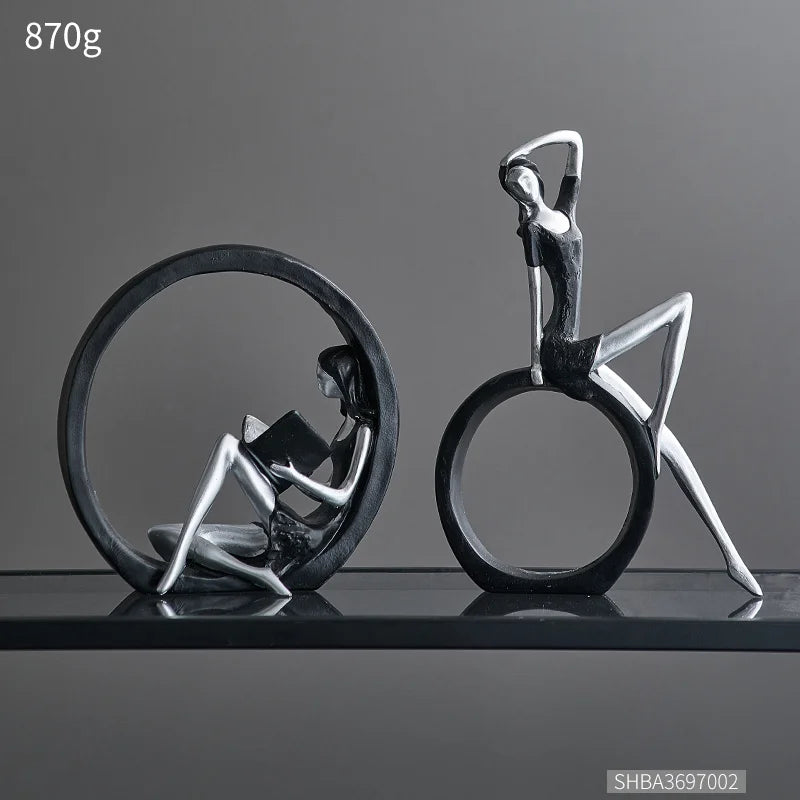 Chuchotements dans le Cercle